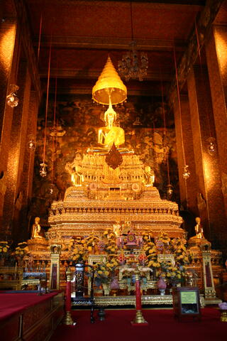 Gold buddha alter