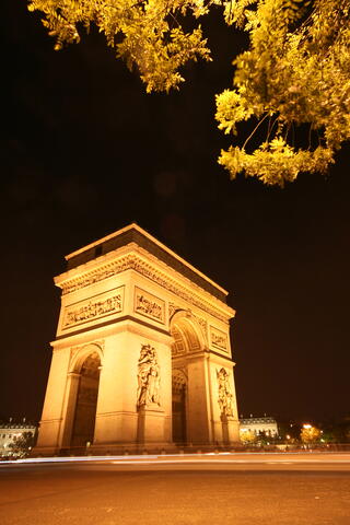 Arc de Triomphe headlights