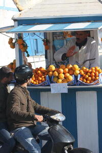 Photo: Orange juice vendor