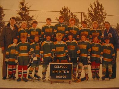 Photo: Gerald with hockey team