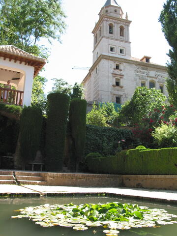 Pond in Alhambra