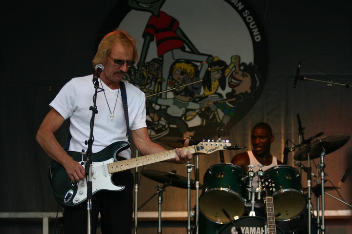 Kenny Brown and Cedric Burnside