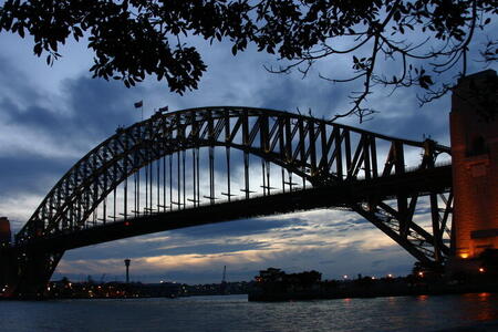Photo: Harbour Bridge at dusk