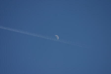 Photo: Moon and contrail