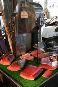 Photo: Cuts of tuna