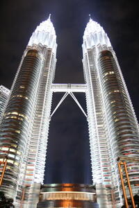 Photo: Petronas Twin Towers at night