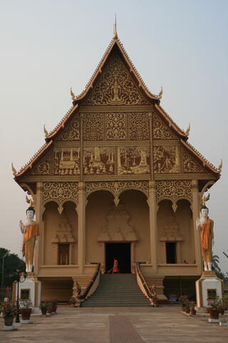 Wat That Luang Neua
