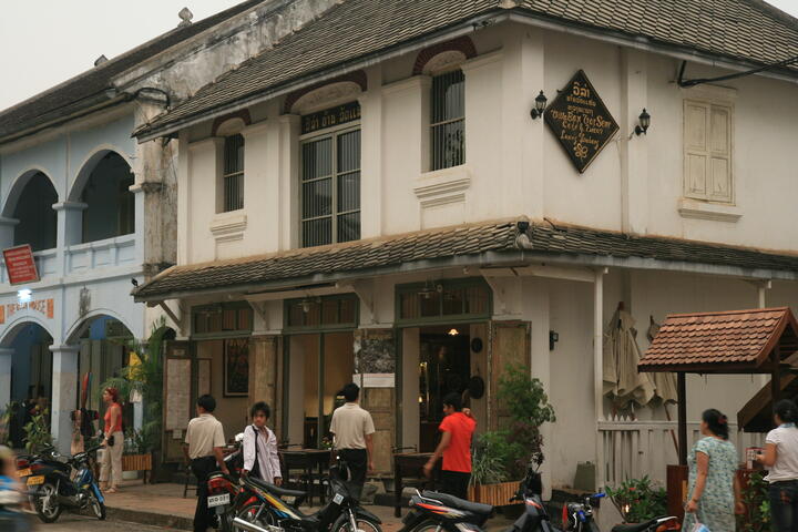 Le Cafe Ban Vat Sene