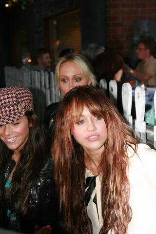 Miley, Mandy, Leticia
