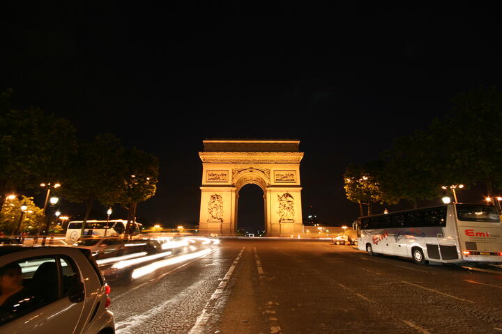 Arc de Triomphe headlights